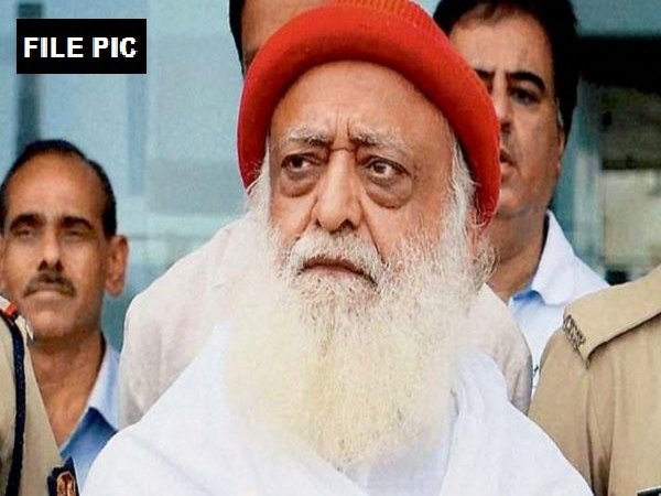 रेप मामले में आसाराम को उम्रकैद की सजा..