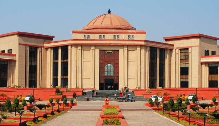 राजभवन, सचिवालय, को जारी नोटिस पर हाईकोर्ट ने लगाई रोक
