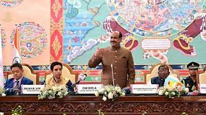 राजनेताओं को सदन के अंदर और बाहर दोनों जगह संयमित और सम्मानित होना चाहिए: लोकसभा अध्यक्ष ओम बिरला