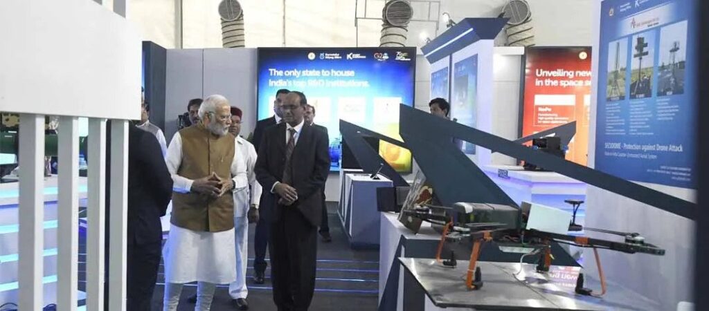 रक्षा सचिव ने एयरो इंडिया 2023 में शामिल हुए कई रक्षा प्रतिनिधिमंडलों के साथ बातचीत की