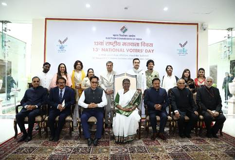 आगामी चुनावों के प्रति मतदाताओं को प्रेरित करने के लिए निर्वाचन आयोग का गीत ‘मैं भारत हूं’ सोशल मीडिया पर चर्चा का विषय बना हुआ है