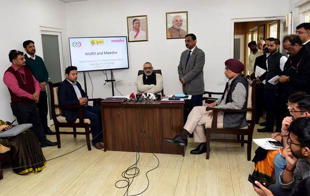 10 करोड़ एसएचजी सदस्य बनाने के प्रधानमंत्री नरेन्द्र मोदी के लक्ष्य को 2024 तक हासिल कर लिया जाएगा:गिरिराज सिंह