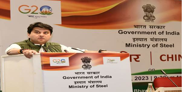 इस्पात मंत्री ने इस्पात क्षेत्र में तेजी लाने के लिए नई और नवोन्मेषी तकनीक अपनाने के साथ-साथ टीम वर्क बढ़ाने के महत्व पर जोर दिया