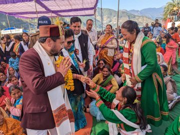 प्रधानमंत्री ने जिले के स्थापना दिवस को मनाने के अभिनव तरीके की सराहना की