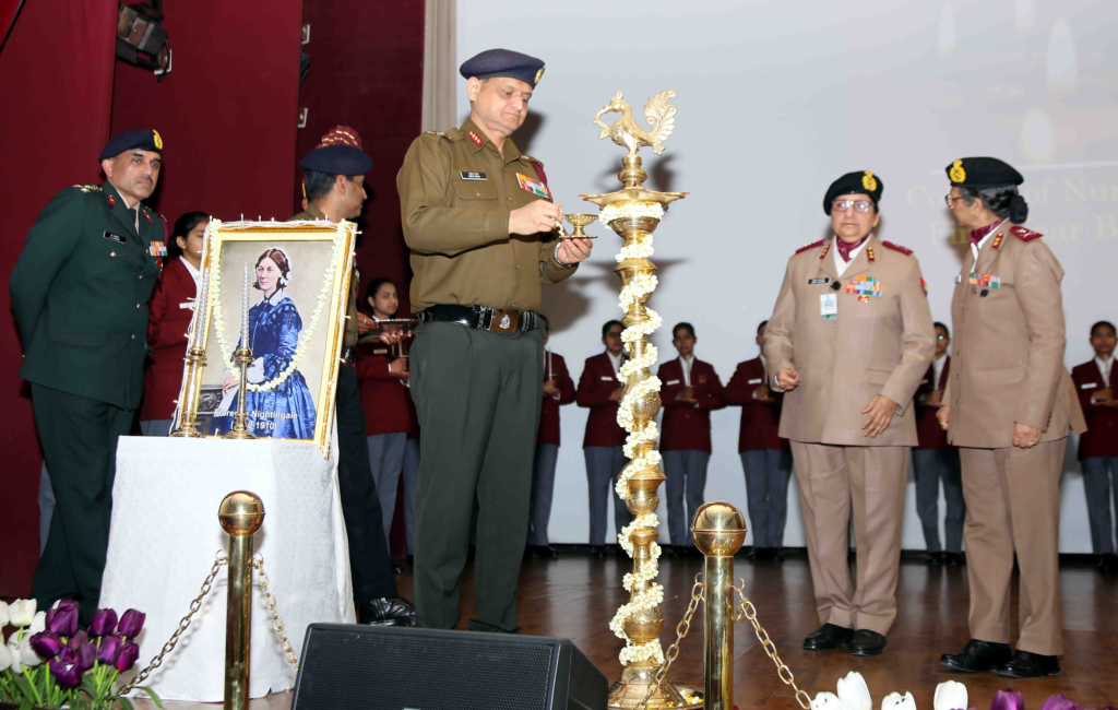 सेना के नर्सिंग छात्राओं से भविष्य की चुनौतियों का सामना करने के लिए कौशल और सही दृष्टिकोण विकसित करने का आग्रह किया गया