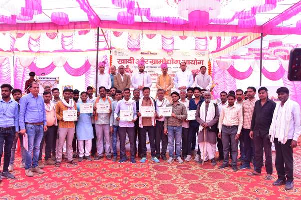 पीएमईजीपी योजना के अंतर्गत 3,083 लाभार्थियों के लिए लगभग 300 करोड़ रुपये ऋण स्वीकृत