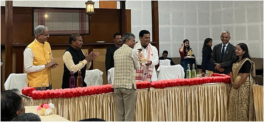 आयुष के लाभों एवं अनुसंधानों के बारे में स्थानीय भाषाओं में बताएं ताकि इसकी जानकारी अधिक से अधिक लोगों तक पहुंचे: सर्बानंद सोनोवाल
