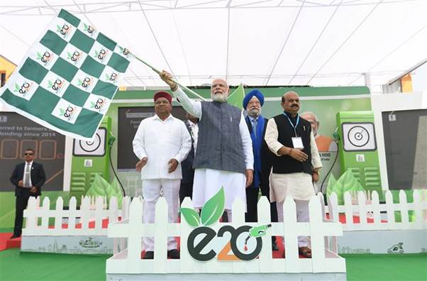 प्रधानमंत्री ने भारत ऊर्जा सप्ताह के दौरान ऑयल इंडिया लिमिटेड की हाइड्रोजन बस को झंडी दिखाकर रवाना किया