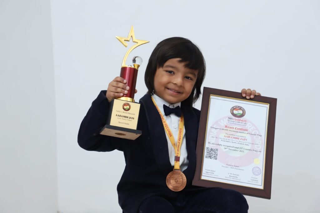 फोटोग्राफी मेमोरी में आरंभ के नाम दो कीर्तिमान, इंडिया वर्ल्ड रिकॉड्स एवं वर्ल्ड बुक ऑफ़ रिकॉड्स ने दिया सम्मान