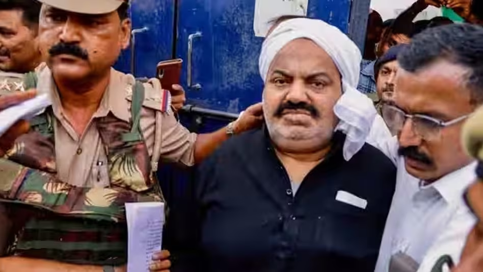 अतीक अहमद को लेने नैनी जेल पहुंची पुलिस, उमेश पाल अपहरण मामले में कोर्ट थोड़ी देर में सुना सकती है फैसला