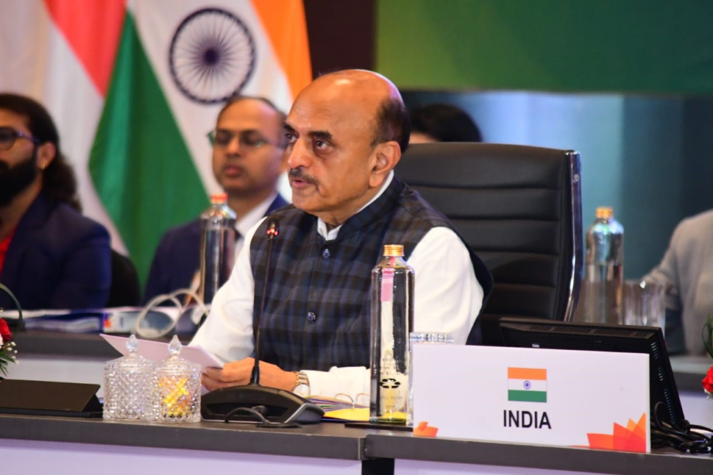 वित्त राज्य मंत्री डॉ. भागवत किशनराव कराड़ ने मुंबई में पहली जी-20 व्यापार और निवेश कार्य समूह (टीआईडब्ल्यूजी) की बैठक का उद्घाटन किया