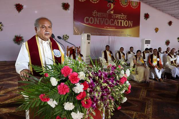 कृषि के विद्यार्थी देश में किसान के रूप में भी योगदान दें- नरेंद्र सिंह तोमर