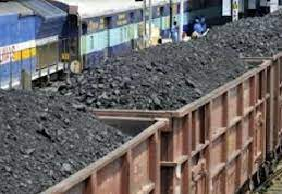 भारतीय रेल ने विद्युत क्षेत्र द्वारा रेक की अनुमानित मांग को पूरा करने के लिए कोयले के परिवहन को प्राथमिकता दी