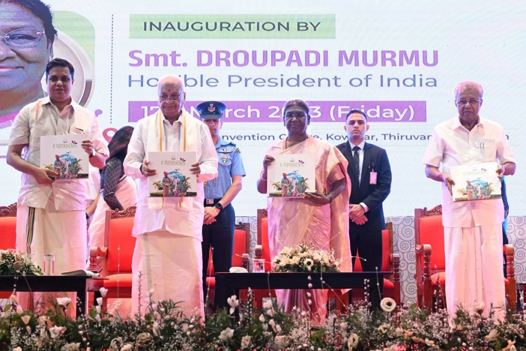राष्ट्रपति ने तिरुवनन्तपुरम में नागरिक अभिनंद समारोह में भाग लिया; ‘कुडुम्बश्री’ रजत जयंती समारोह का उद्घाटन किया और ‘उन्नति’ का शुभारंभ किया