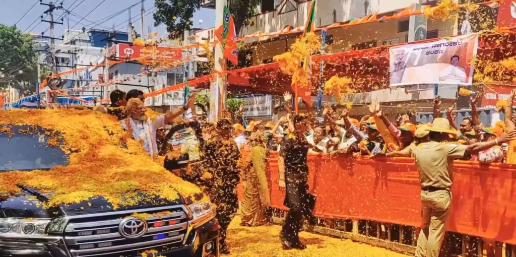 प्रधानमंत्री ने गर्मजोशी भरे स्वागत के लिए मांड्या को धन्यवाद दिया