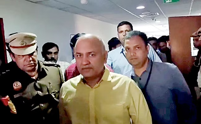 पूर्व उपमुख्यमंत्री मनीष सिसोदिया को झटका, कोर्ट ने सीबीआई रिमांड 2 दिन बढ़ाया