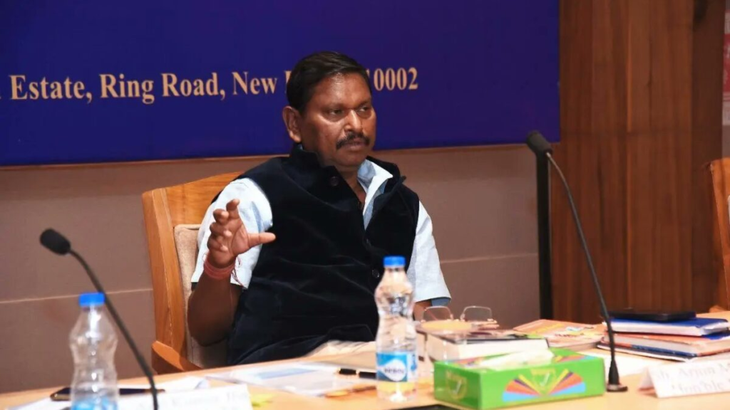 जनजातीय कार्य मंत्री अर्जुन मुंडा 4 मार्च 2023 को झारखंड के सरायकेला में ऑटोमोटिव कौशल विकास परिषद द्वारा आयोजित विशाल रोजगार मेले का उद्घाटन करेंगे