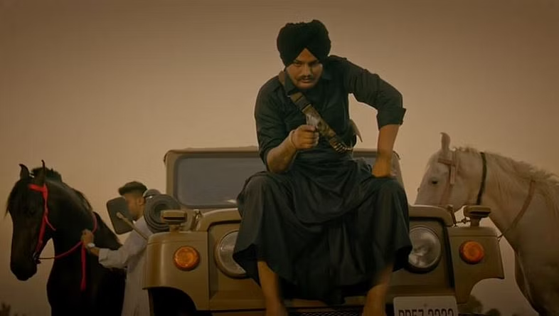 संभवत: यह लोगों को रविवार को मेरे बेटे की “बरसी” के स्थान पर पहुंचने से रोकने की योजना थी और “मूसेवाला के लिए न्याय की मांग करने वाली उनकी आवाज को दबाने की भी”:मूसेवाला के पिता