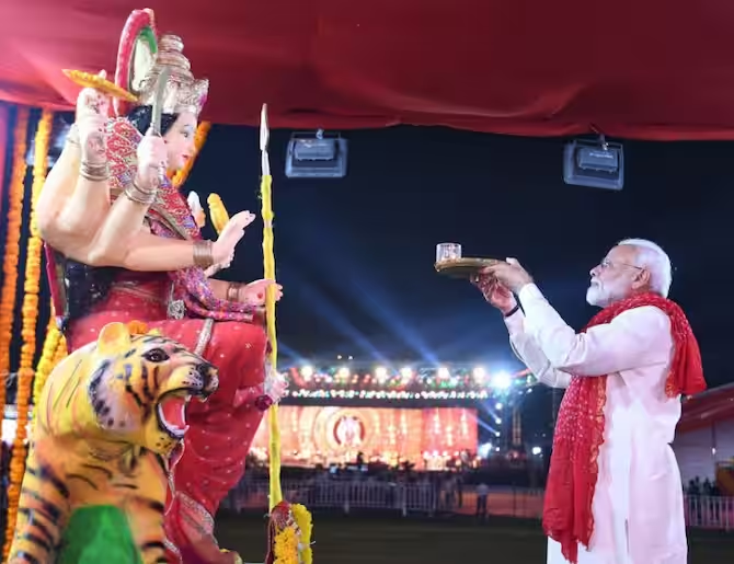 प्रधानमंत्री ने नवरात्रि के पावन अवसर पर लोगों को बधाई दी