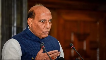 रक्षा अधिग्रहण परिषद ने सशस्त्र बलों और भारतीय तटरक्षक के लिए खरीदें श्रेणी के तहत 70,500 करोड़ रुपये के प्रस्तावों को मंजूरी दी