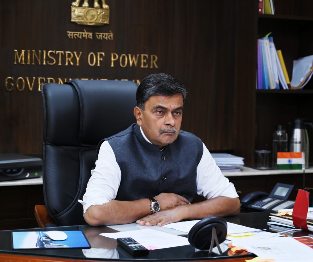 ” साइबर हमलों और प्राकृतिक आपदाओं के प्रति पूरी तरह से स्वचालित, डिजिटल रूप से नियंत्रित, तेज प्रतिक्रियाशील ग्रिड समय की मांग है”: आर के सिंह