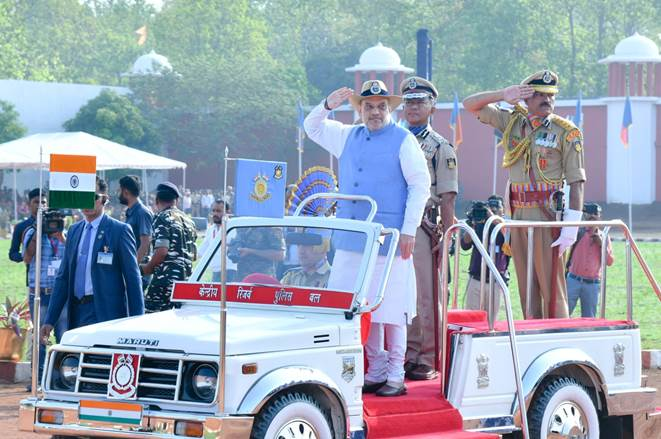 जनजातीय क्षत्रों के विकास में रोड़ा बनने वाले वामपंथी उग्रवाद को विकास के रास्ते से हटाने का काम CRPF ने किया है:अमित शाह