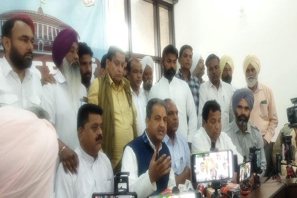 विपक्षी दलों की आवाज दबाना चाहती है भाजपा: विजय इन्द्र सिंगला