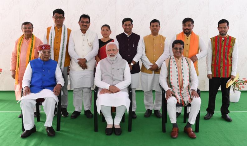 प्रधानमंत्री ने त्रिपुरा में डॉ. माणिक साहा और मंत्रियों को शपथ ग्रहण करने पर बधाई दी