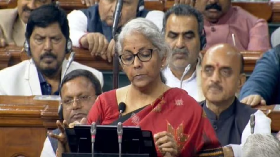 वर्ष 2023-24 के बजट में 3.5 लाख जनजातीय विद्यार्थियों की सेवा करने वाले 740 एकलव्य मॉडल आवासीय विद्यालयों के लिए 38,800 शिक्षकों और सहायक कर्मचारियों की भर्ती की घोषणा की गई है