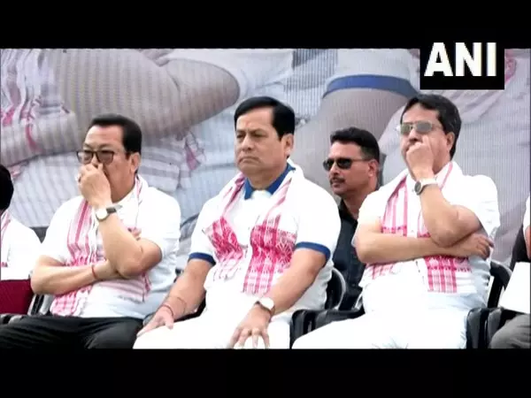 केंद्रीय मंत्री सर्बानंद सोनोवाल ने डिब्रूगढ़ में 100 बिस्तर वाले योग एवं प्राकृतिक चिकित्सा अस्पताल की घोषणा की