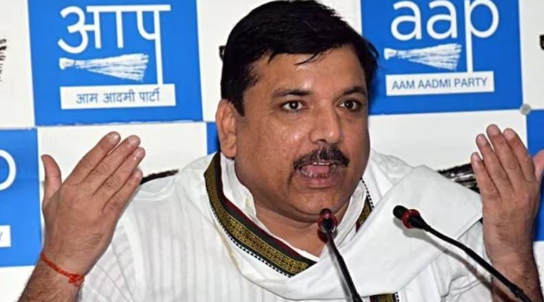आप ने कहा- प्रधानमंत्री मोदी सीबीआई की तारीफ कर रहे हैं, क्योंकि वह उनके इशारों पर नाच रही है