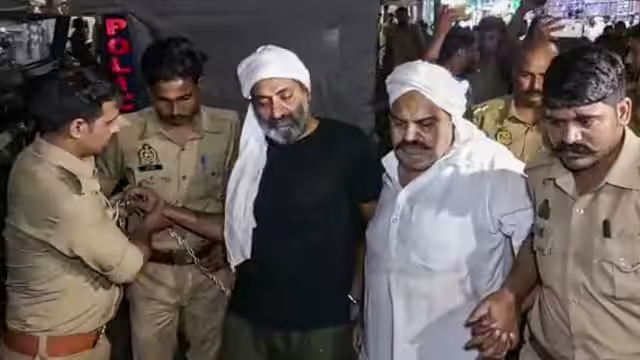 माफिया से नेता बने अतीक अहमद की प्रयागराज में पुलिस कस्टडी में अज्ञात हमलावरों ने गोली मारकर की हत्या,सीएम ने दिए जांच के आदेश