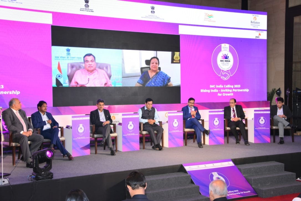हमारे माननीय प्रधानमंत्री के भारत को 5 ट्रिलियन डॉलर की अर्थव्यवस्था बनाने के सपने को साकार करने के लिए एक मजबूत, स्थायी, निर्णायक और पारदर्शी सरकार अहम हैः नितिन गडकरी