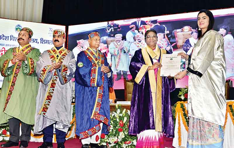 हिमाचल प्रदेश विश्वविद्यालय जैसे संस्थानों को इस क्षेत्र के पर्यावरण अनुकूल विकास में अपना योगदान देना चाहिए: राष्ट्रपति मुर्मु