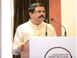 धर्मेंद्र प्रधान ने औद्योगिक प्रशिक्षण संस्थानों (आईटीआई) में नामांकित छात्रों के लिए रोजगार कौशल पाठ्यक्रम के डिजिटल संस्करण का किया विमोचन