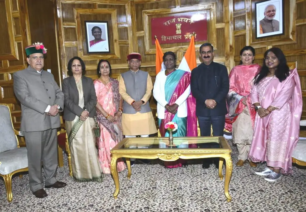 लोगों को हमारे देश के सुंदर एवं अद्भुत पर्यटन स्थलों को स्वच्छ, सुंदर और आकर्षक बनाए रखने में सहयोग करना चाहिए: राष्ट्रपति मुर्मु