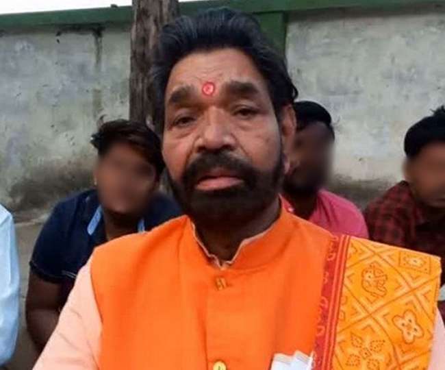 भागवत कथा में जमकर थिरके पूर्व मंत्री डॉ रामकृष्ण कुसमरिया, वायरल हुआ वीडियो