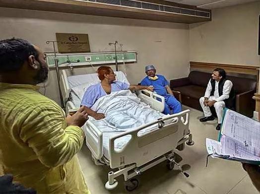 चेस्टपेन के बाद सपा नेता आजम खान दिल्ली के सर गंगाराम अस्पताल में भर्ती