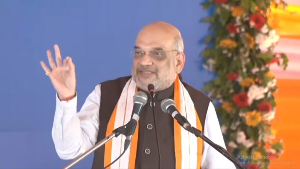 कौशांबी महोत्सव में गृह मंत्री अमित शाह और उत्तर प्रदेश के मुख्यमंत्री योगी आदित्यनाथ ने जिले में अरबों की योजनाओं का किया शिलान्यास एवं लोकार्पण “राहुल बाबा लोकतंत्र नहीं आपका परिवार खतरे में है”:अमित शाह