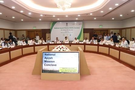 राज्य-सरकारों को आयुष के पारंपरिक ज्ञान और रीतियों को साझा करने के लिए कदम उठाने चाहिए: सर्बानंद सोनोवाल