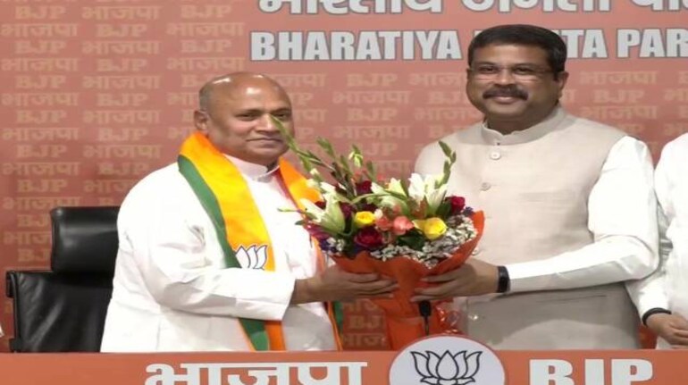 पूर्व राष्ट्रीय अध्यक्ष आरसीपी सिंह ने छोड़ी सत्तारूढ़ पार्टी जेडीयू का साथ , भाजपा में हुए शामिल