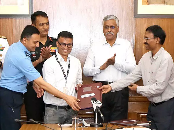 आईडीईएक्स-डीआईओ ने पहले ‘मिशन डेफ-स्पेस’ से 100 ‘स्प्रिंट’अनुबंध के तहत 250 अनुबंधों पर किए हस्ताक्षर