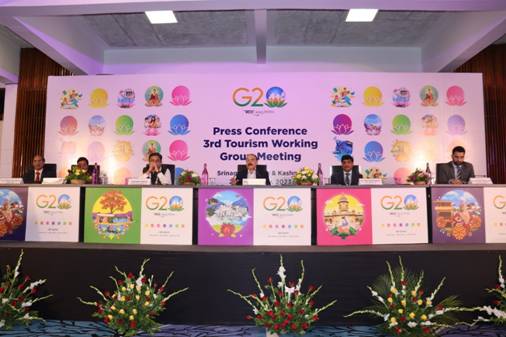 2022 में सबसे अधिक संख्या में पर्यटकों (1.88 करोड़) के आगमन के साथ जम्मू और कश्मीर में जमीनी परिवर्तन स्पष्ट दिख रहा है: अरुण कुमार मेहता