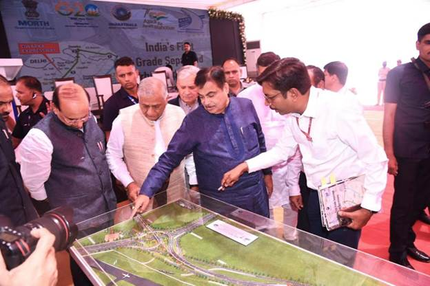 एक्सप्रेस-वे गुड़गांव के सेक्टर-21 को सेक्टर-88, 83, 84, 99, 113 और द्वारका को ग्लोबल सिटी से जोड़ेगा: नितिन गडकरी