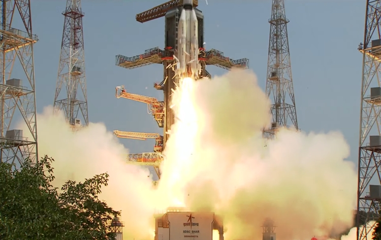 इसरो ने आज सुबह दस बजकर 42 मिनट पर नौवहन उपग्रह एनवीएस-1 का किया प्रक्षेपण
