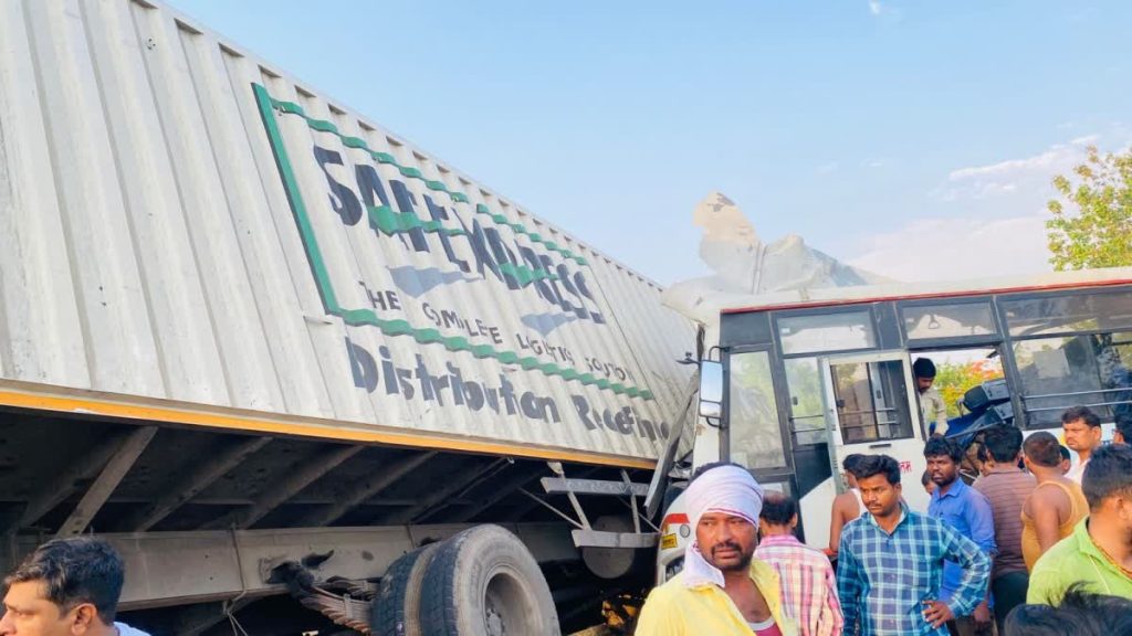 महाराष्ट्र: अमरावती में एसयूवी से ट्रक की टक्कर में 5 लोगों की मौत, 7 अन्य घायल
