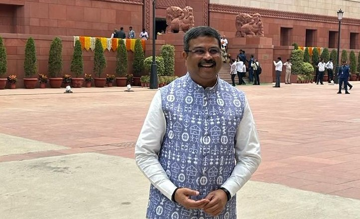 धर्मेंद्र प्रधान शिक्षा एवं कौशल विकास के क्षेत्र में संपर्क, सहयोग और सहायता के अवसर तलाशने के लिए सिंगापुर की तीन दिवसीय यात्रा पर