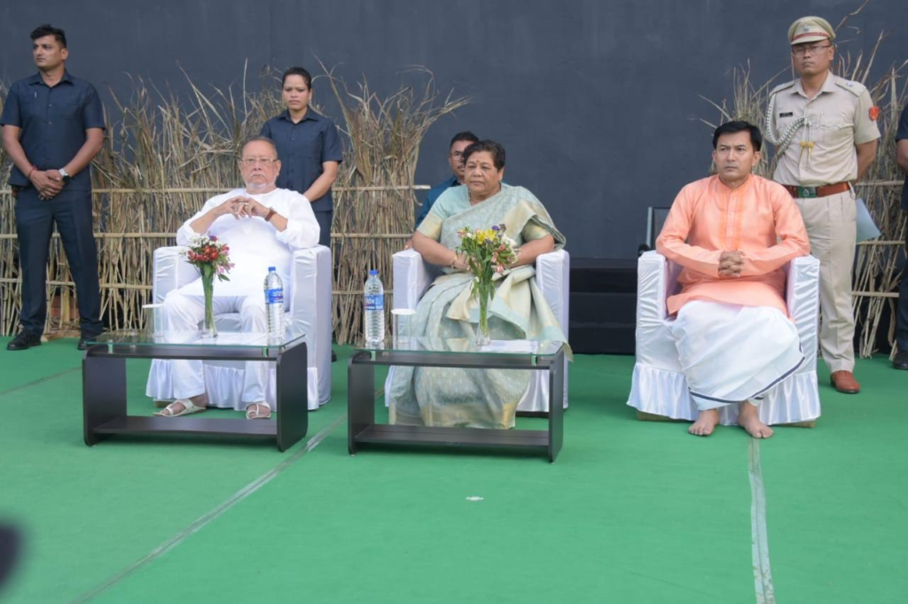 राज्यपाल मणिपुर उइके जवाहरलाल नेहरू डान्स अकादमी के अवार्ड डिस्ट्रीव्यूशन सेरेमनी में हुई शामिल