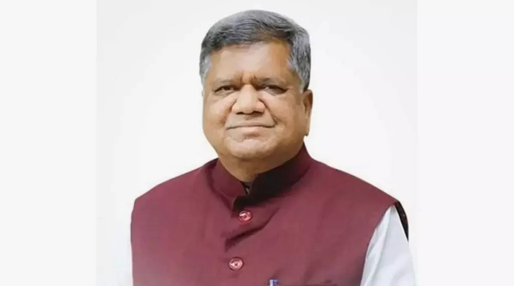 कर्नाटक के पूर्व उपमुख्यमंत्री लक्ष्मण सावदी आगे, शेट्टर पीछे