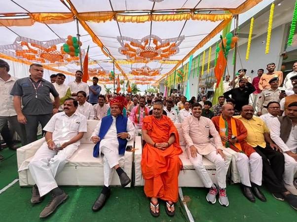 गांवों में बैठे गरीबों-किसानों के जीवन में बदलाव पीएम मोदी की प्राथमिकता- नरेंद्र सिंह तोमर